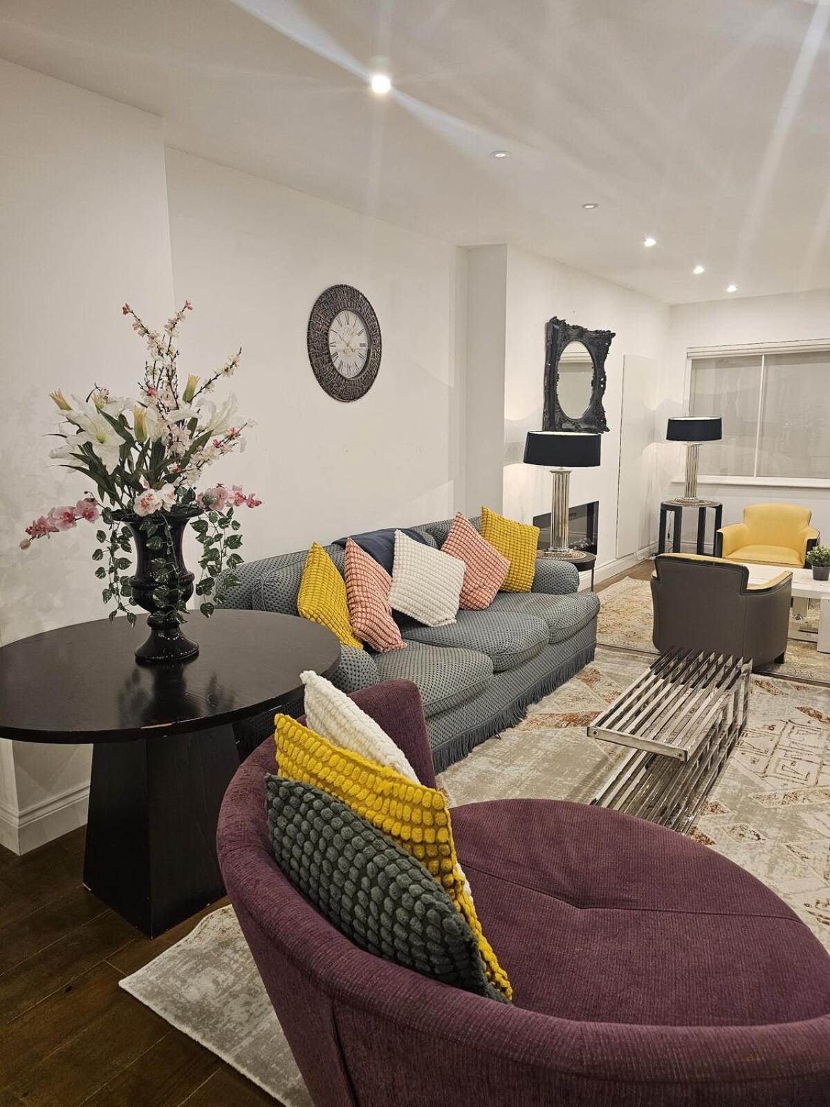 Care London- Elegant & Central, Sloane Avenue, Chelsea Holiday home London