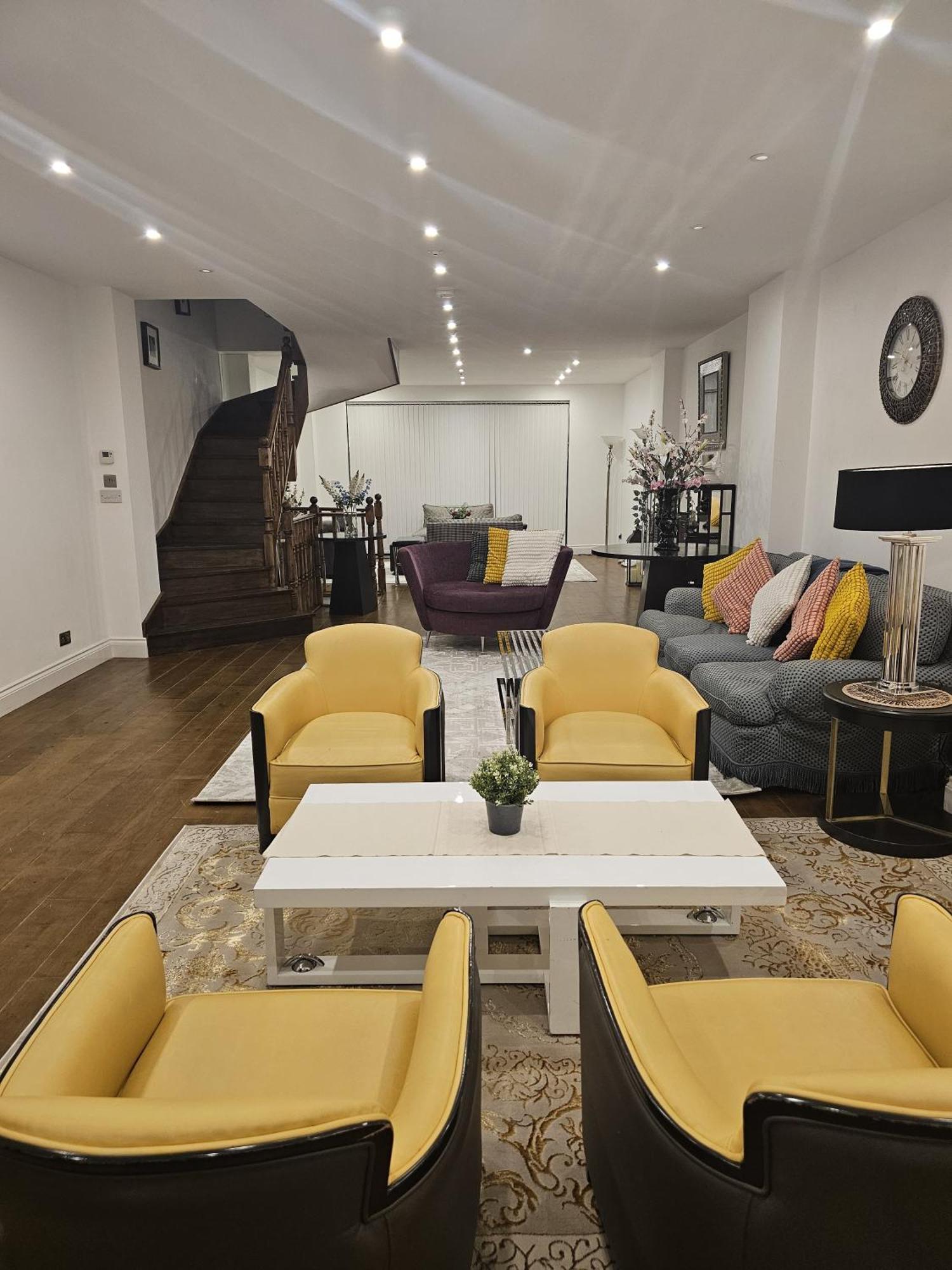 Care London- Elegant & Central, Sloane Avenue, Chelsea Holiday home London