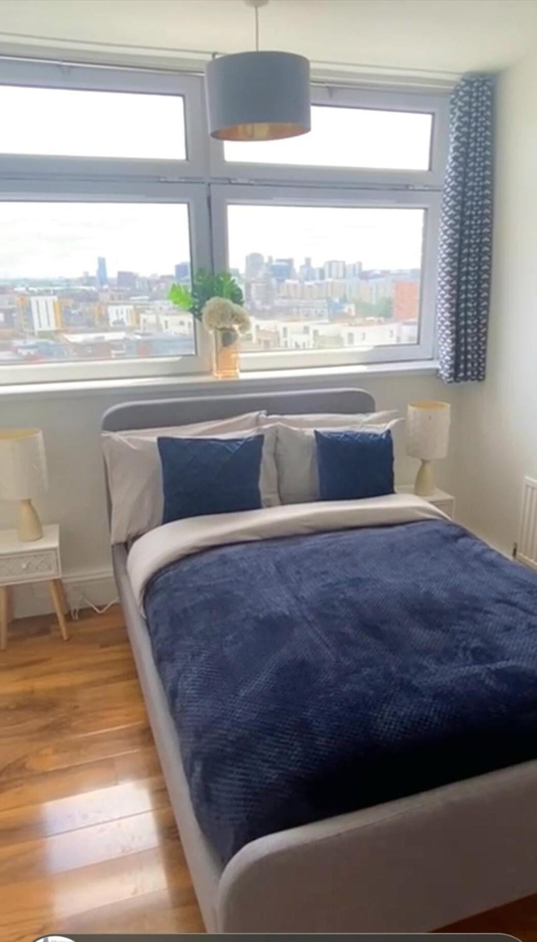 Apartment 2 Bedroom - Breath Taking Views Canary Warf - Zone 2 Mile End London