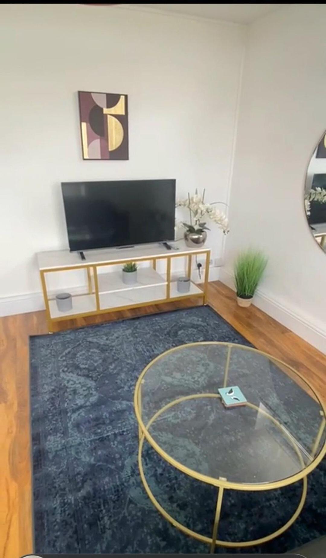 2 Bedroom - Breath Taking Views Canary Warf - Zone 2 Mile End * London
