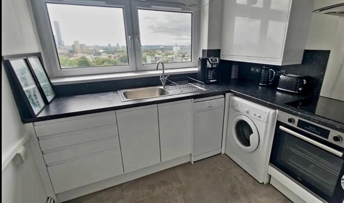 Apartment 2 Bedroom - Breath Taking Views Canary Warf - Zone 2 Mile End