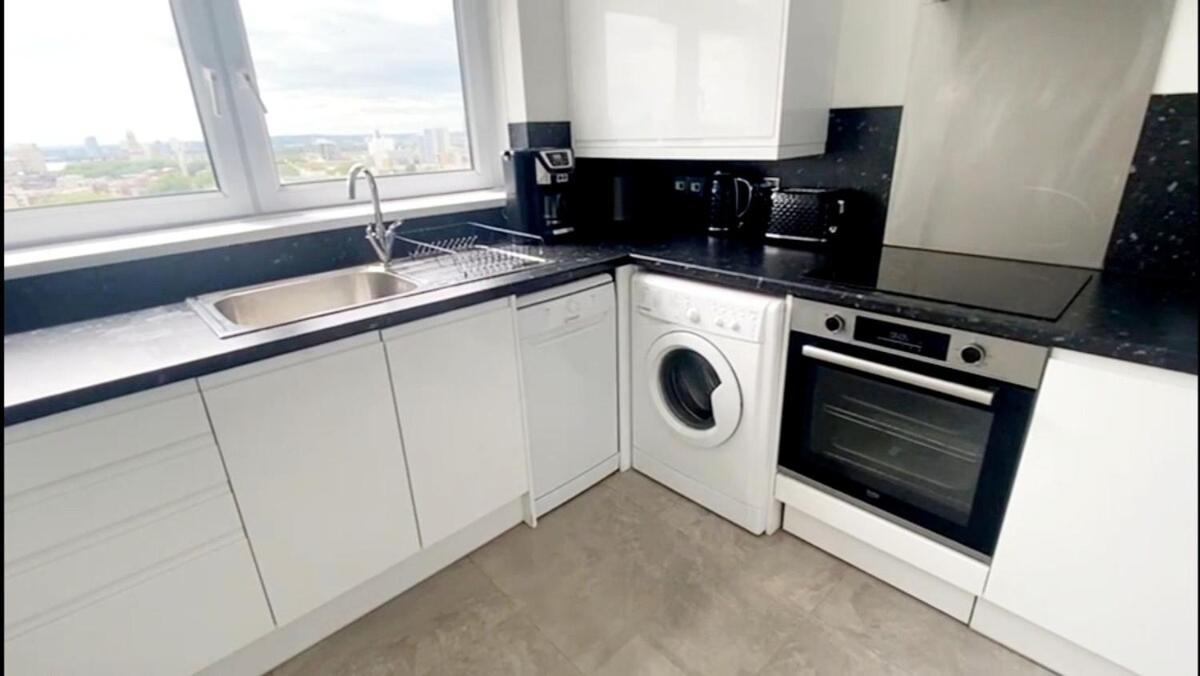 Apartment 2 Bedroom - Breath Taking Views Canary Warf - Zone 2 Mile End *