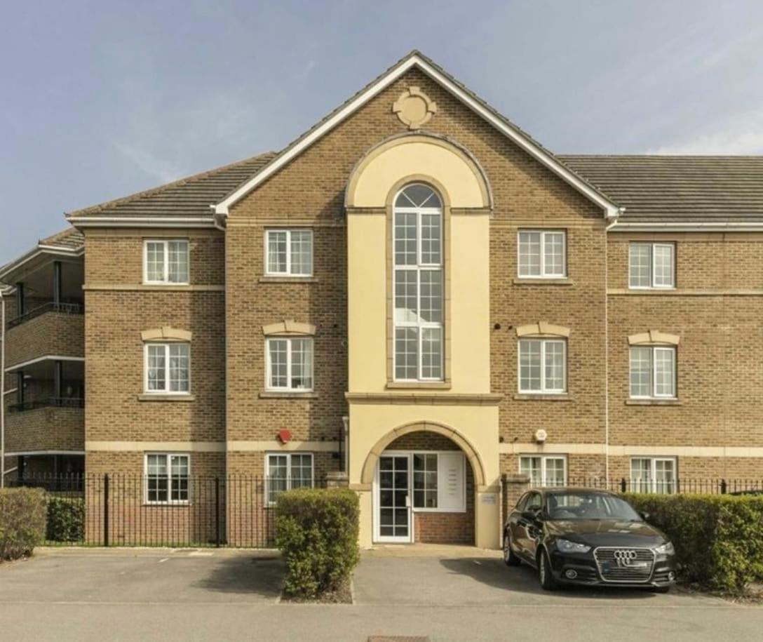 Apartment 2-bedroom Flat, South Wimbledon London