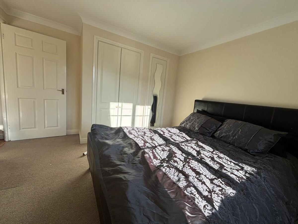 Apartment 2-bedroom Flat, South Wimbledon *