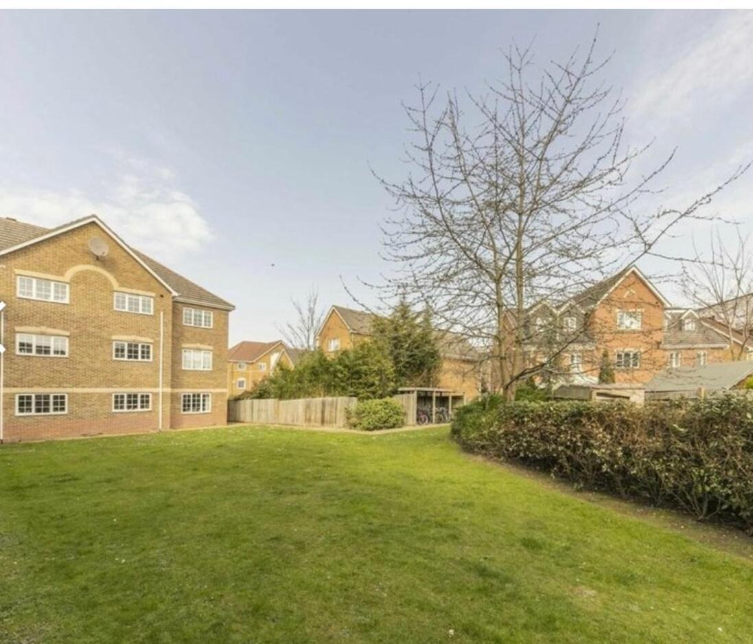 2-bedroom Flat, South Wimbledon * London
