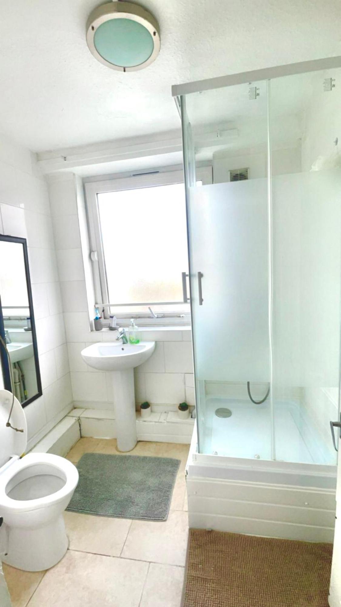 Homestay Cozy In 1 Stop To Liverpool Street