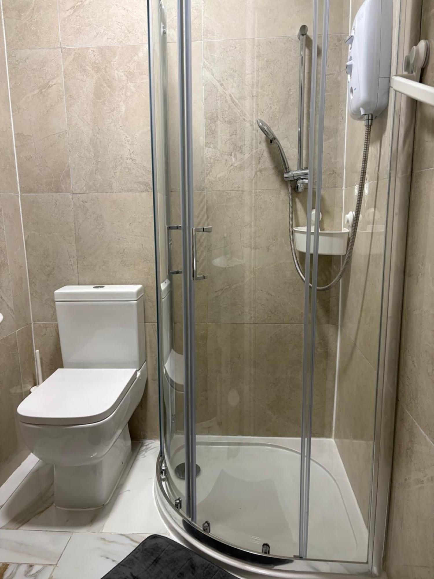 Comfy Private Wembley Stadium 6 Minutes Away Homestay