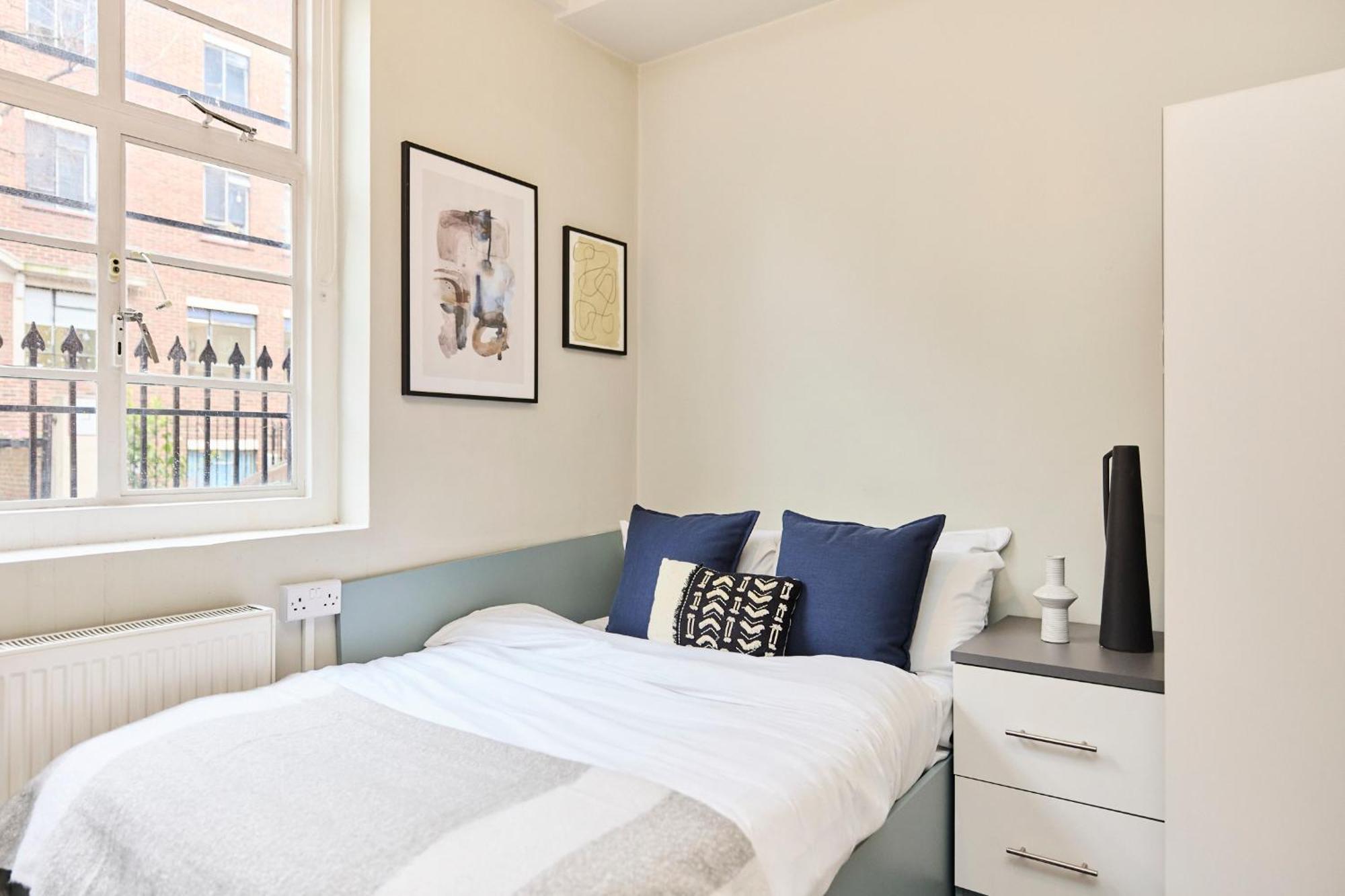 Louise House Hostel