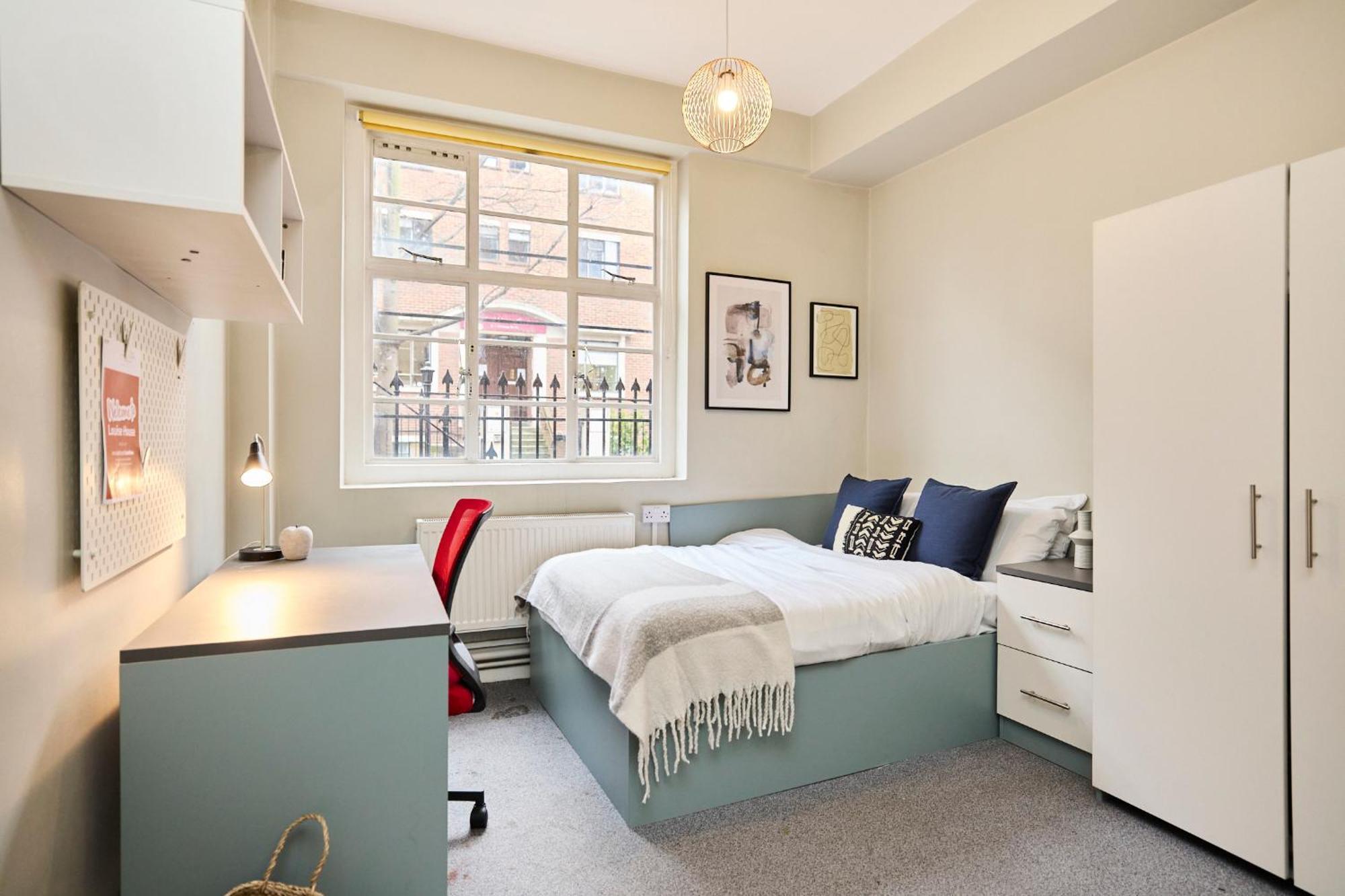 Louise House Hostel