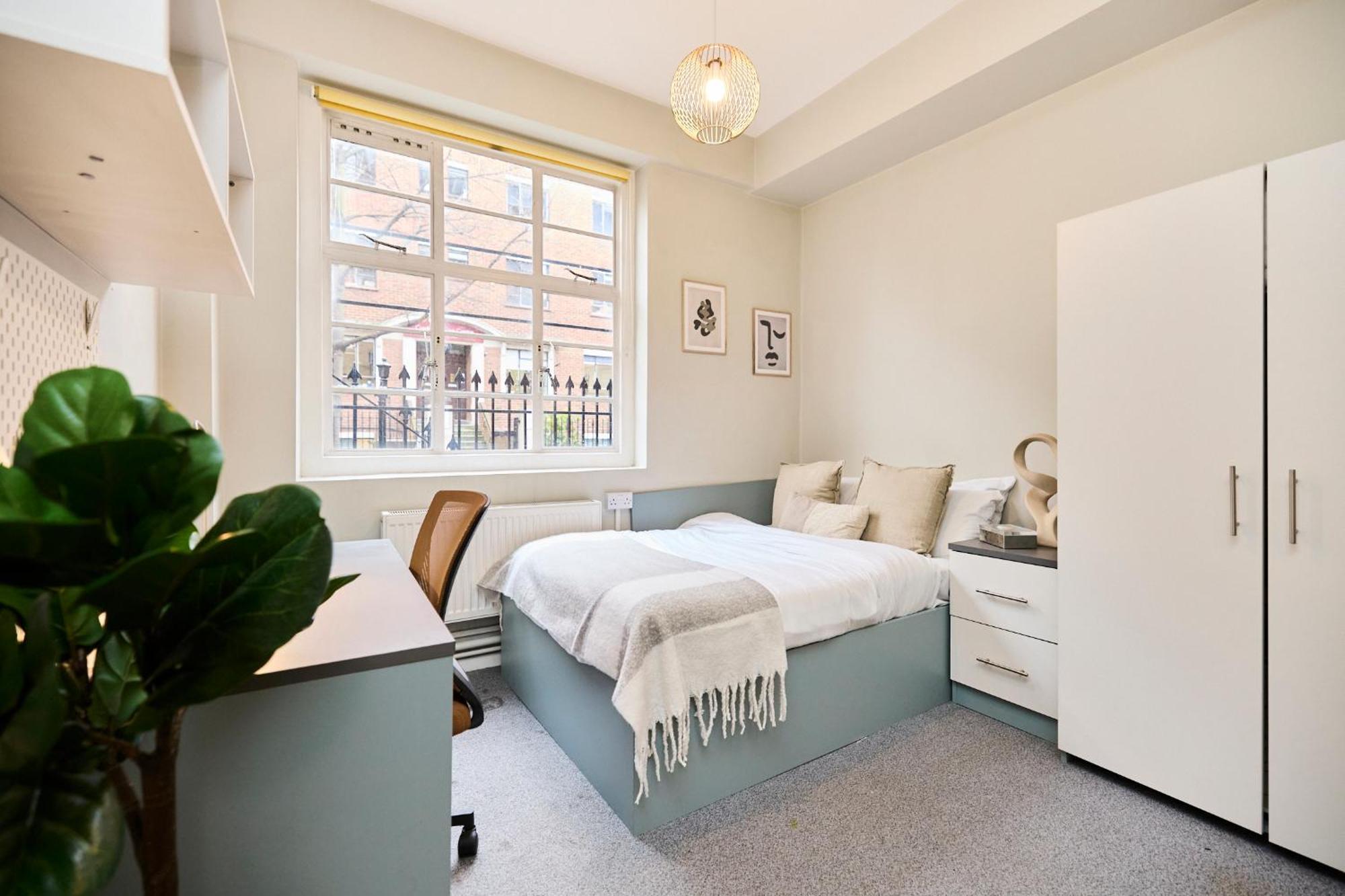 Hostel Louise House