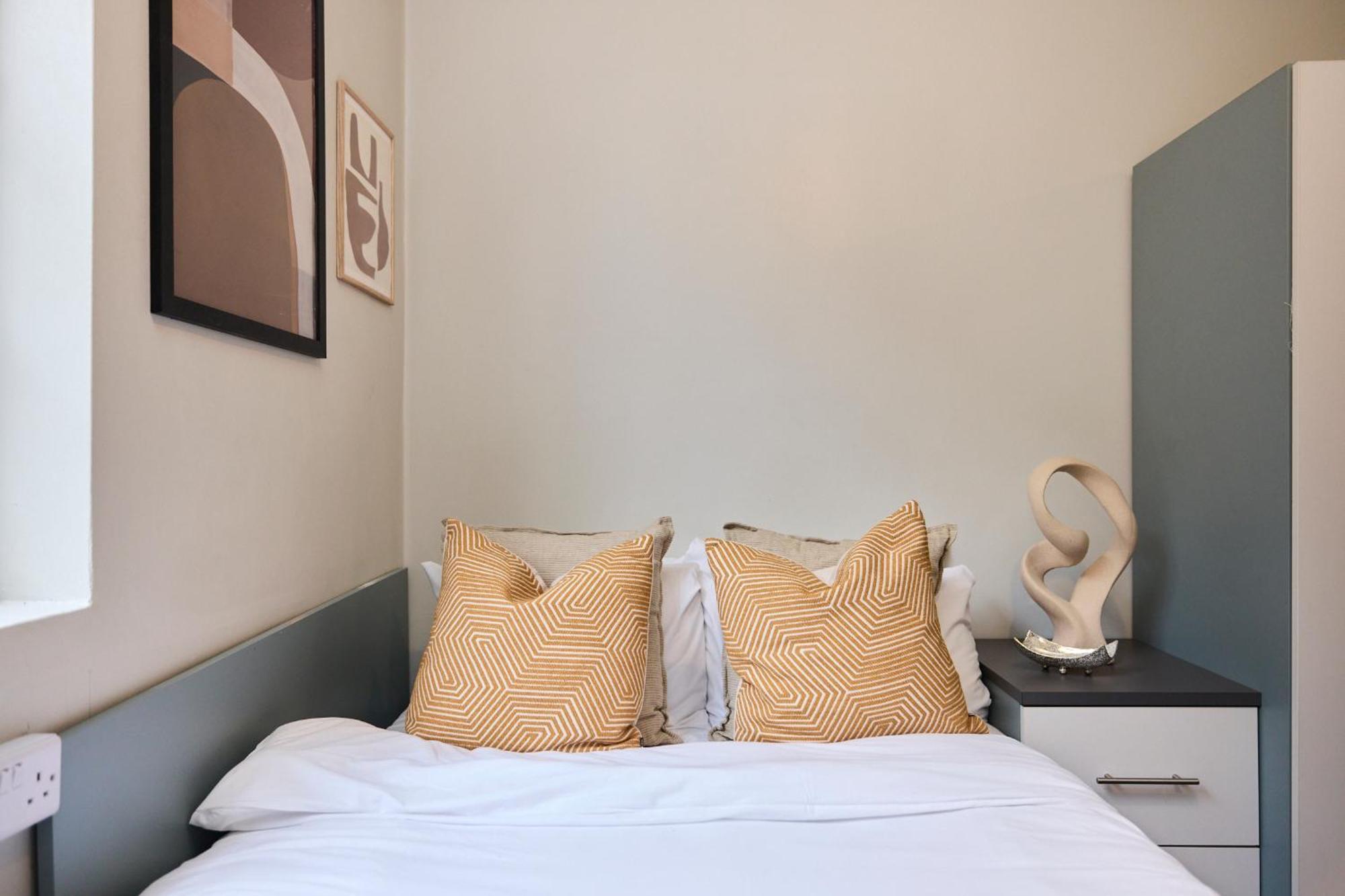 Hostel Louise House *