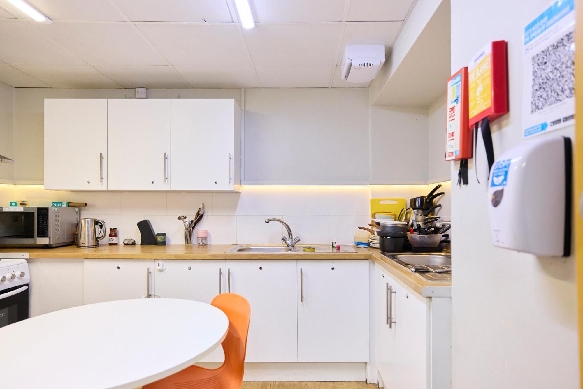 Louise House Hostel *