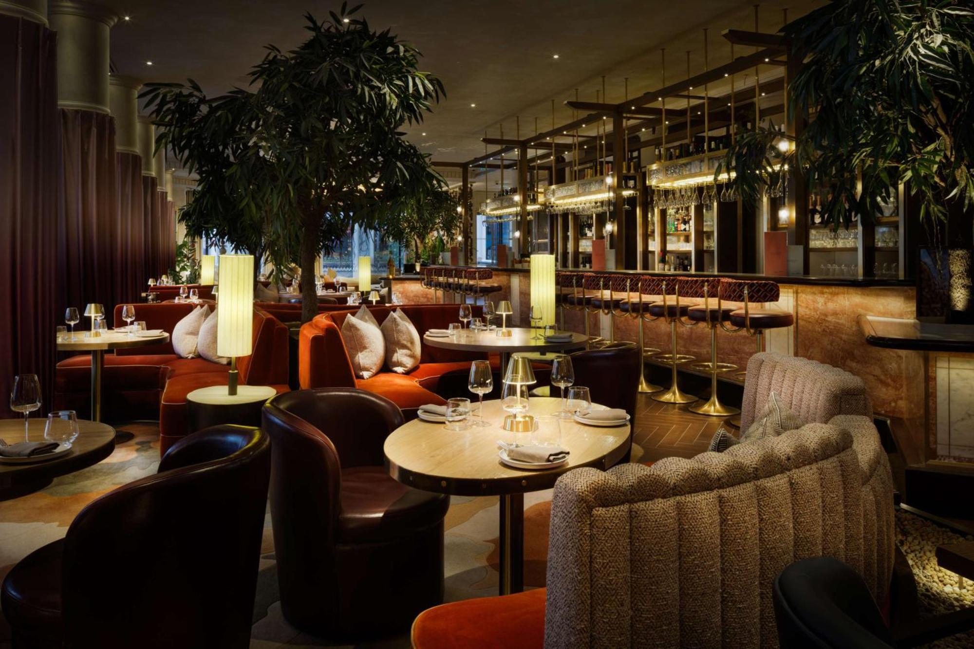 Hotel The Trafalgar St. James, Curio Collection By Hilton London