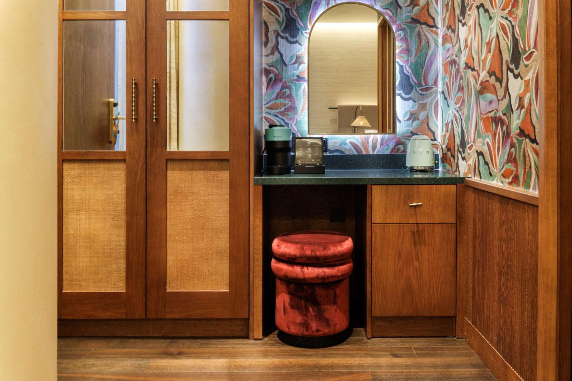The Trafalgar St. James, Curio Collection By Hilton 5*