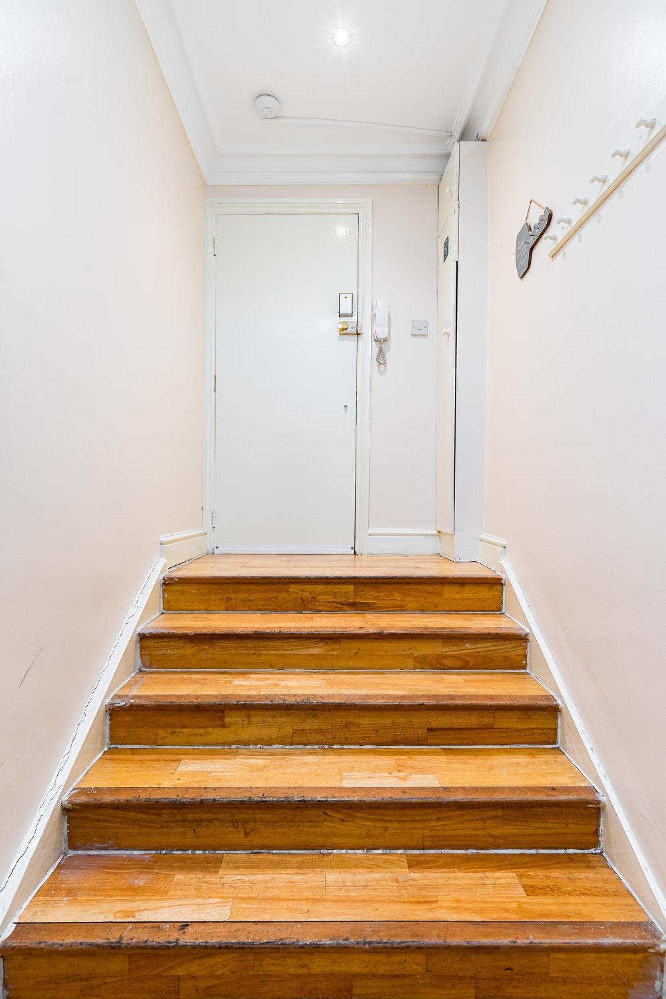 Camden Apartment *