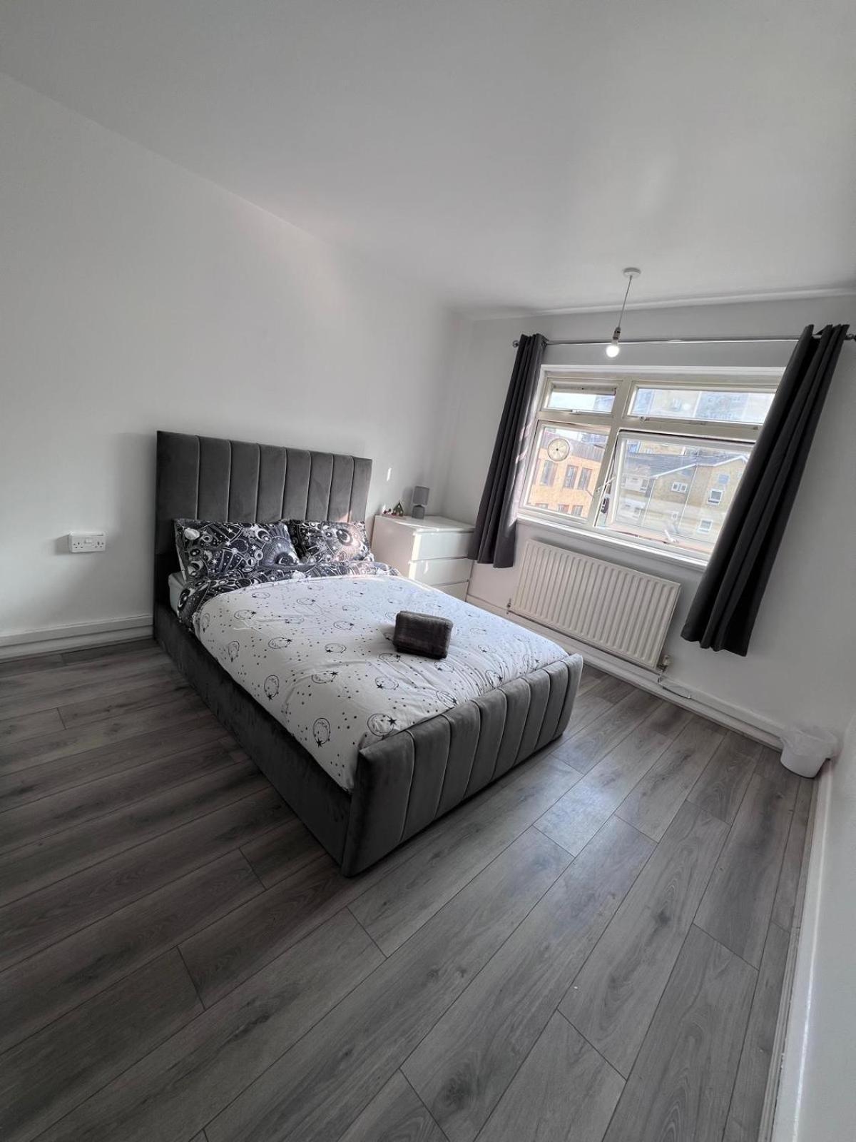 Modern In A 4 Bedroom Flat In London, Shared Bathroom! Accommodatie bij particulieren *