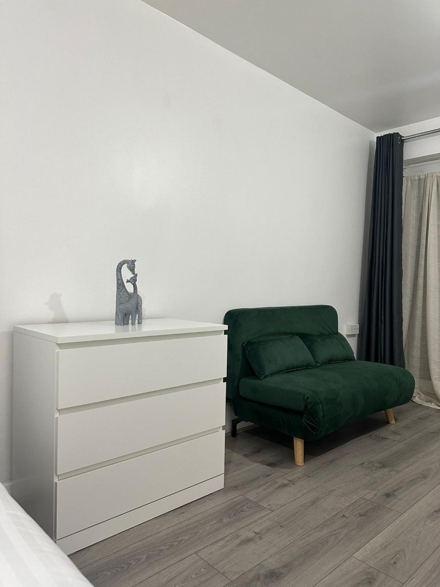 Accommodatie bij particulieren Modern In A 4 Bedroom Flat In London, Shared Bathroom! Londen