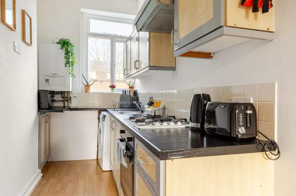 Camden - 10 Percent Reduced From Restaurant Bill Apartment