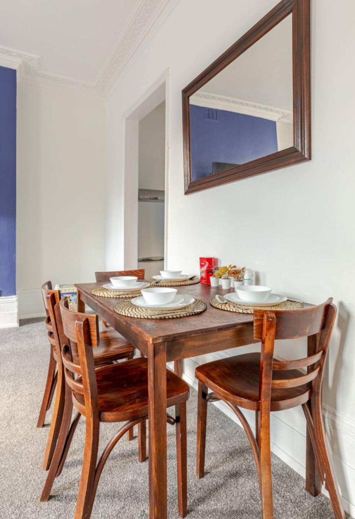 Apartment Camden - 10 Percent Reduced From Restaurant Bill