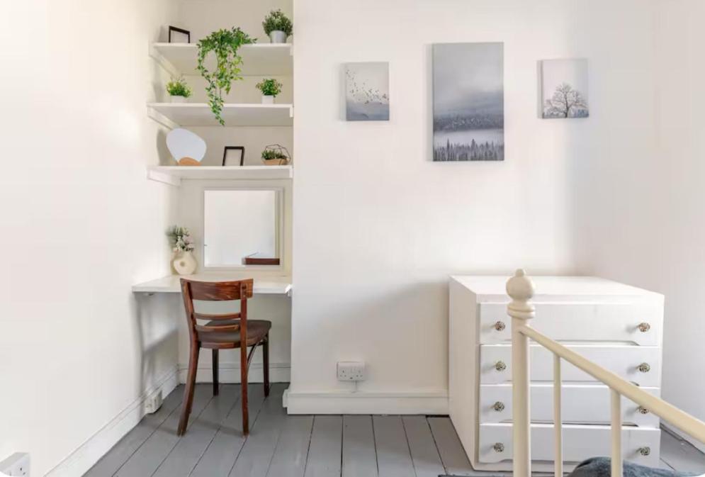 Apartment Camden - 10 Percent Reduced From Restaurant Bill London