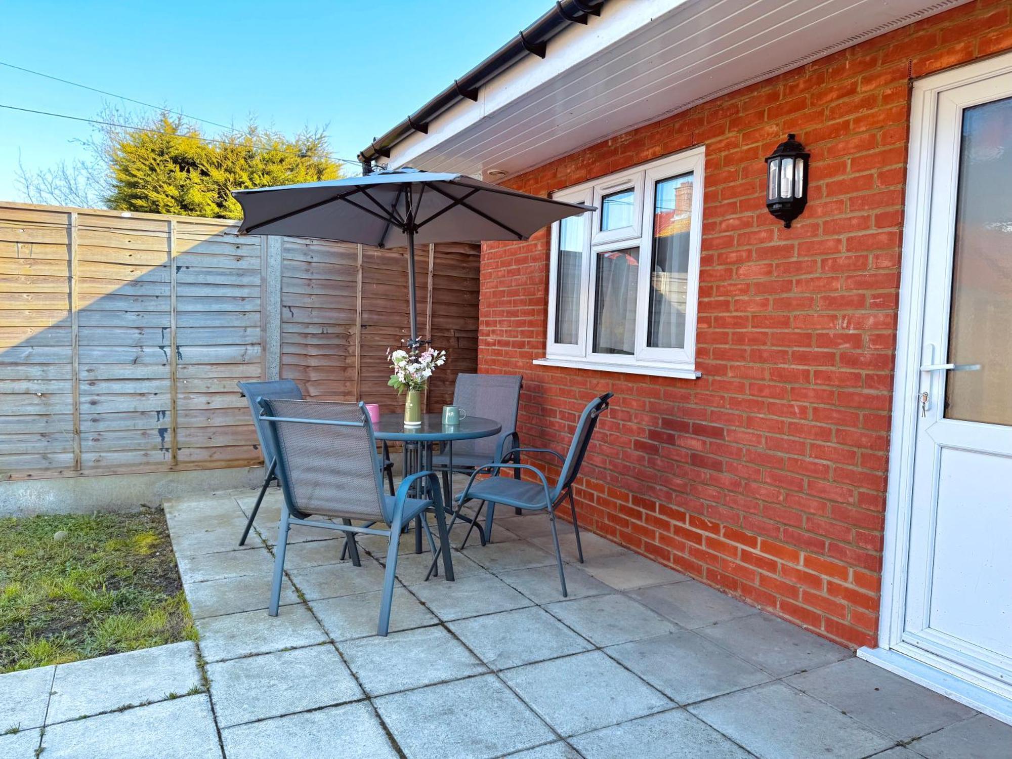 Garden 1-bed Flat 30min To Downtown & Free Parking London