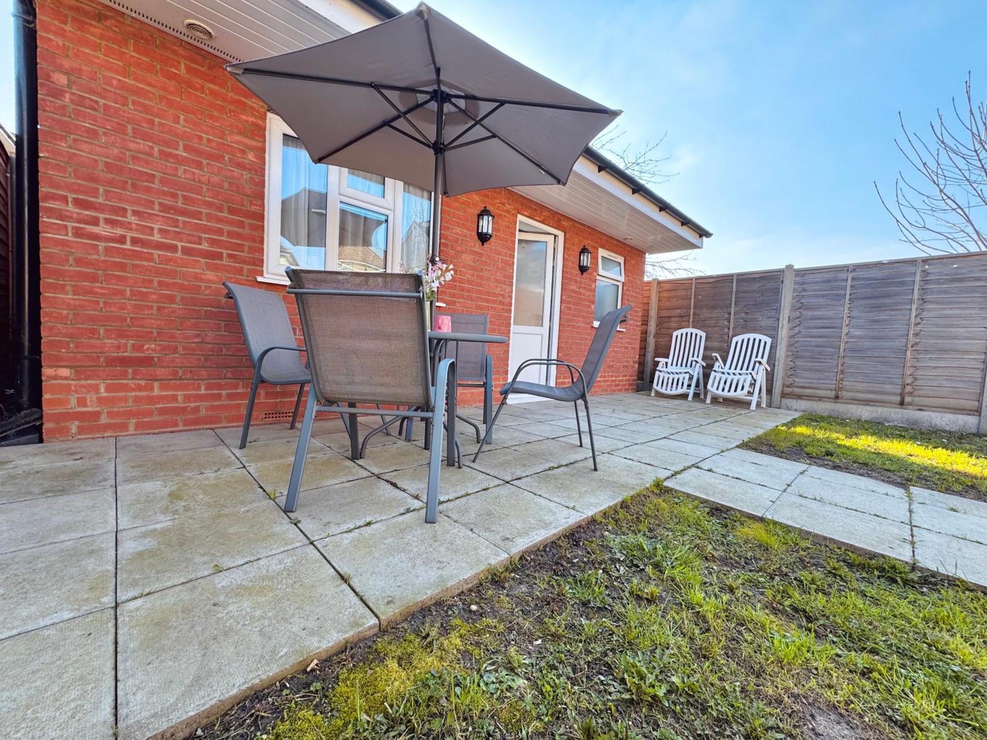 Garden 1-bed Flat 30min To Downtown & Free Parking London