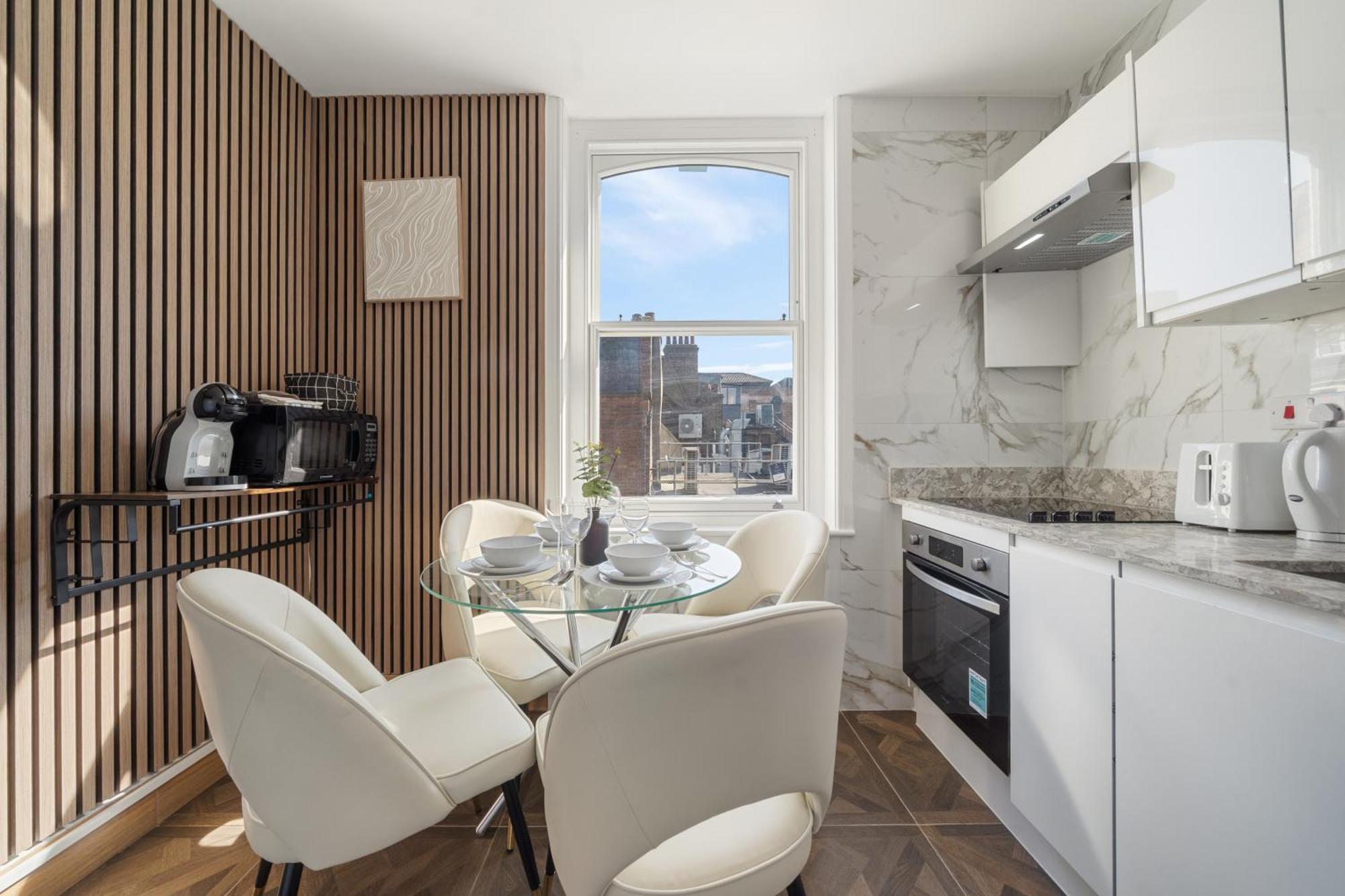 Stylish In The Heart Of Soho Your West End Escape! Gsg Londen