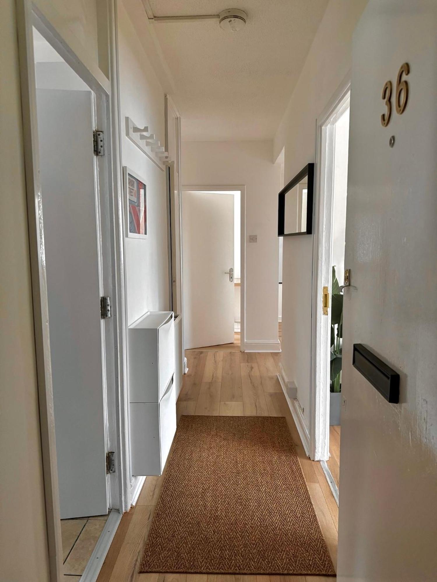 Apartment Your Cosy Get-away 5 Minutes From Canning Town Station, Near Excel & O2 *