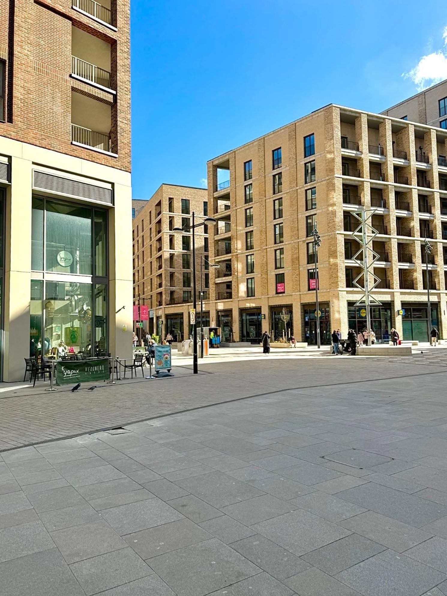 Your Cosy Get-away 5 Minutes From Canning Town Station, Near Excel & O2 Apartment *