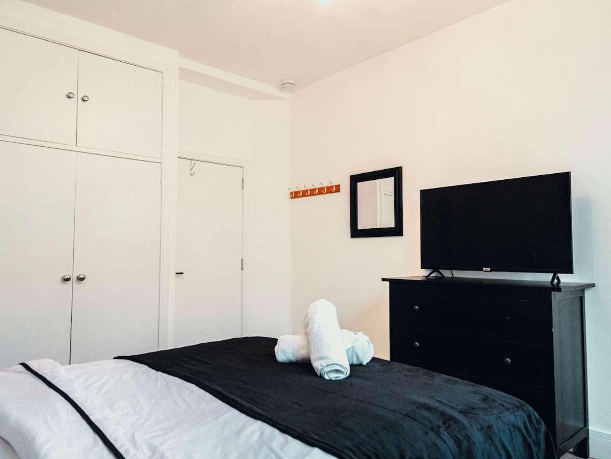 Queensway Dream, Hyde Park * London
