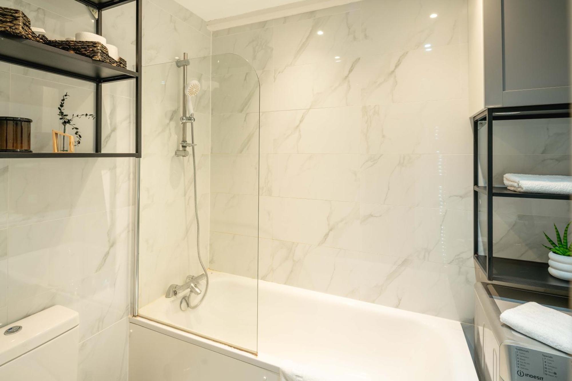 3bedrooms Next To Kilburn And Hampstead Station Apartment *
