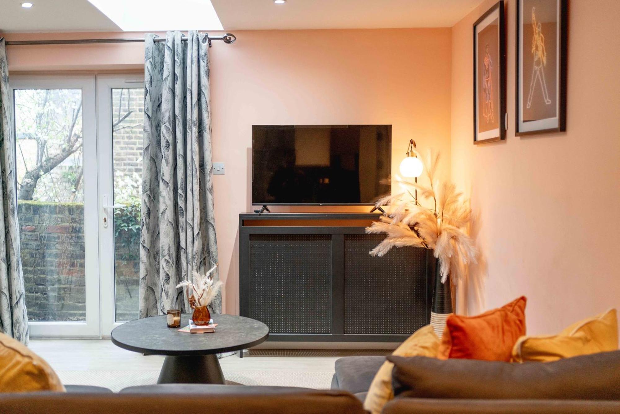 3bedrooms Next To Kilburn And Hampstead Station * London