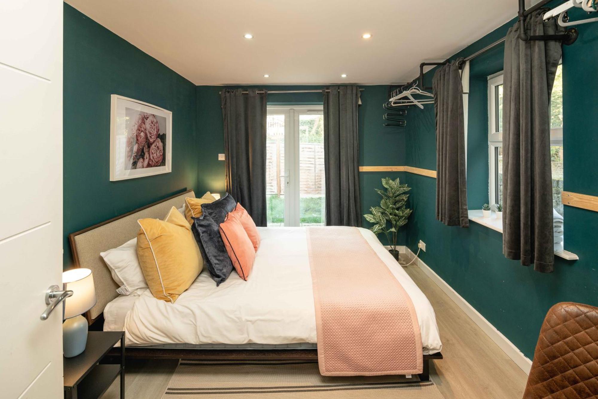 3bedrooms Next To Kilburn And Hampstead Station Apartment