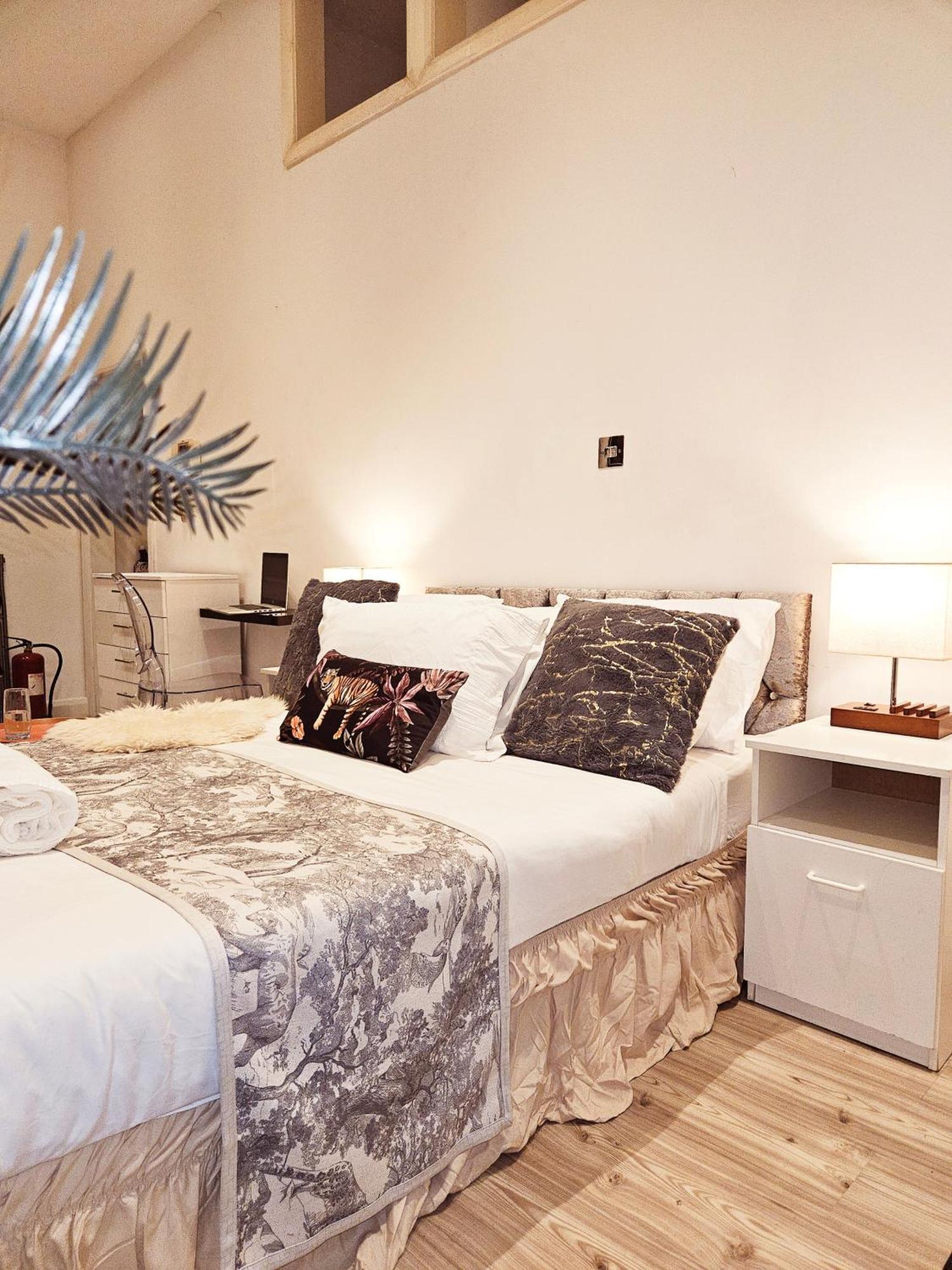 Monroe - In Prime Location Apartment *