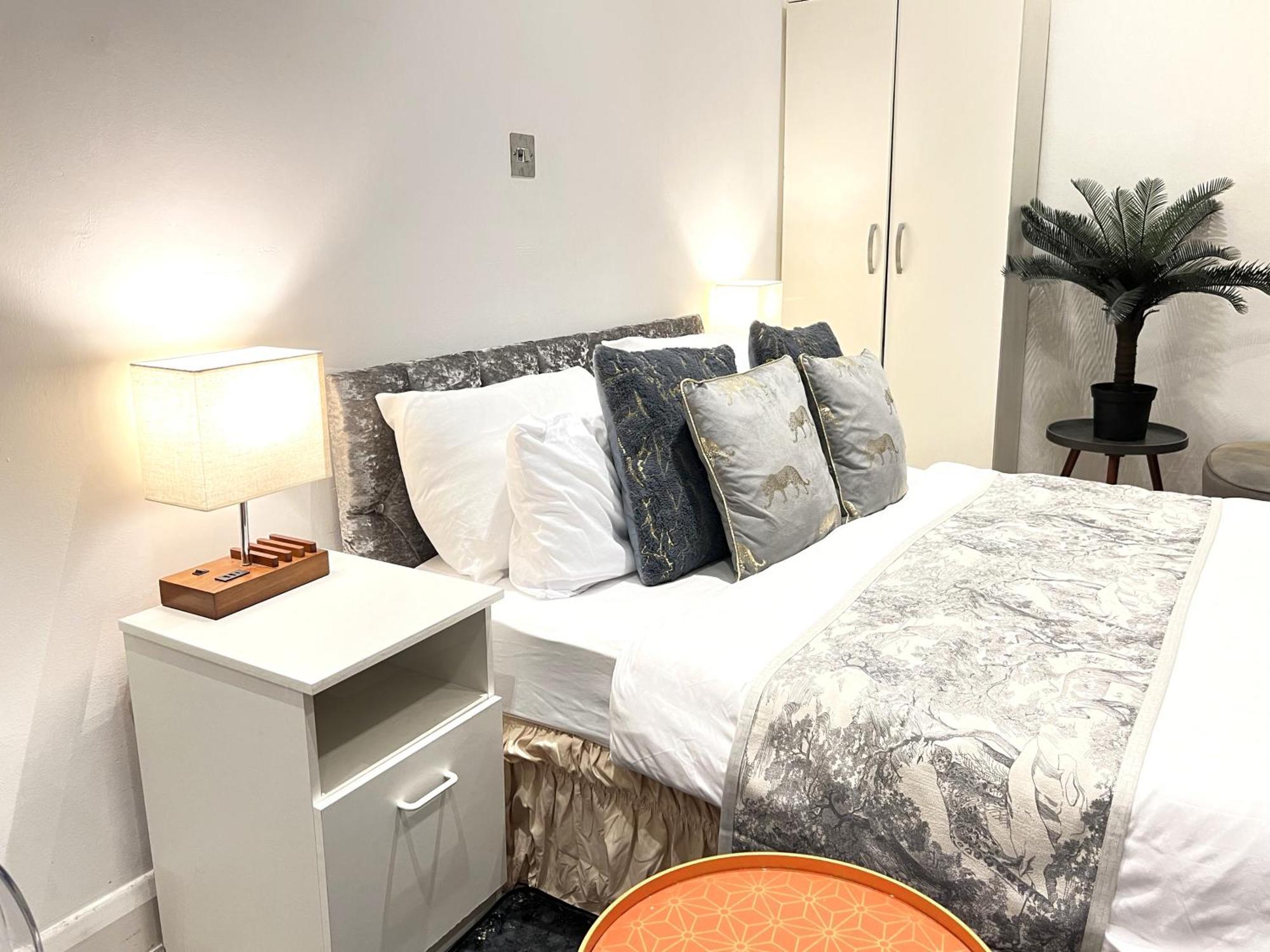 Monroe - In Prime Location Apartment London