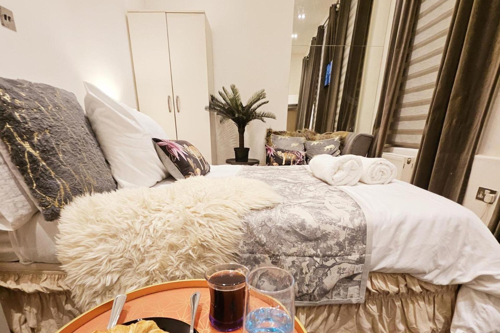 Monroe - In Prime Location Apartment London