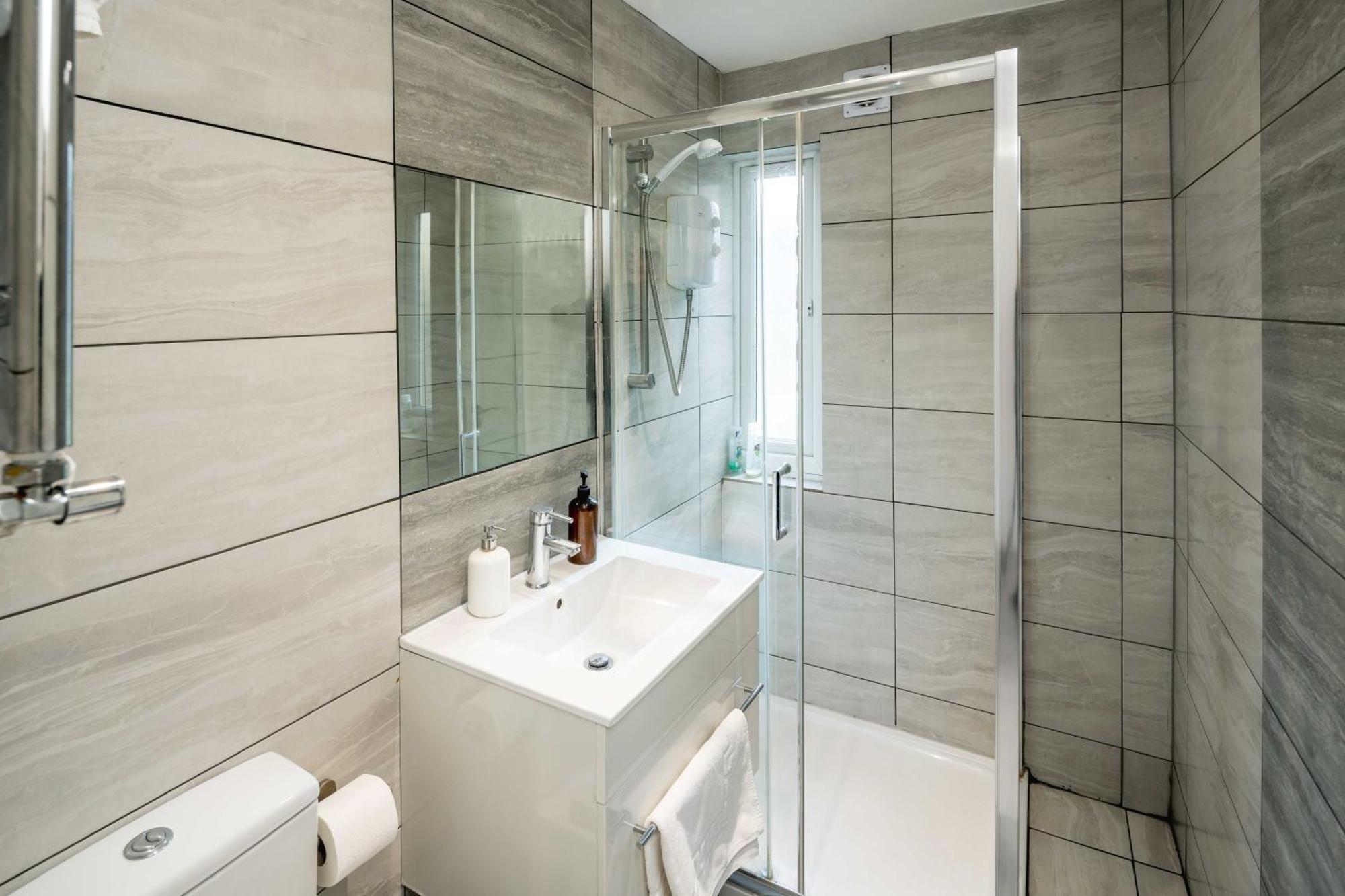 Balcony For 4 By Hampstead & Kilburn Station * Londen