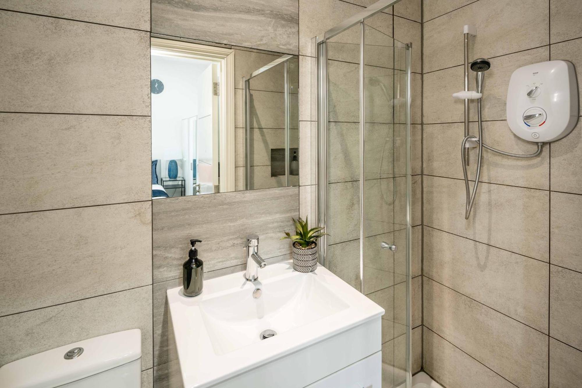 Leilighet Stylish Flat For 2-4 By Kilburn & Hampstead Station London