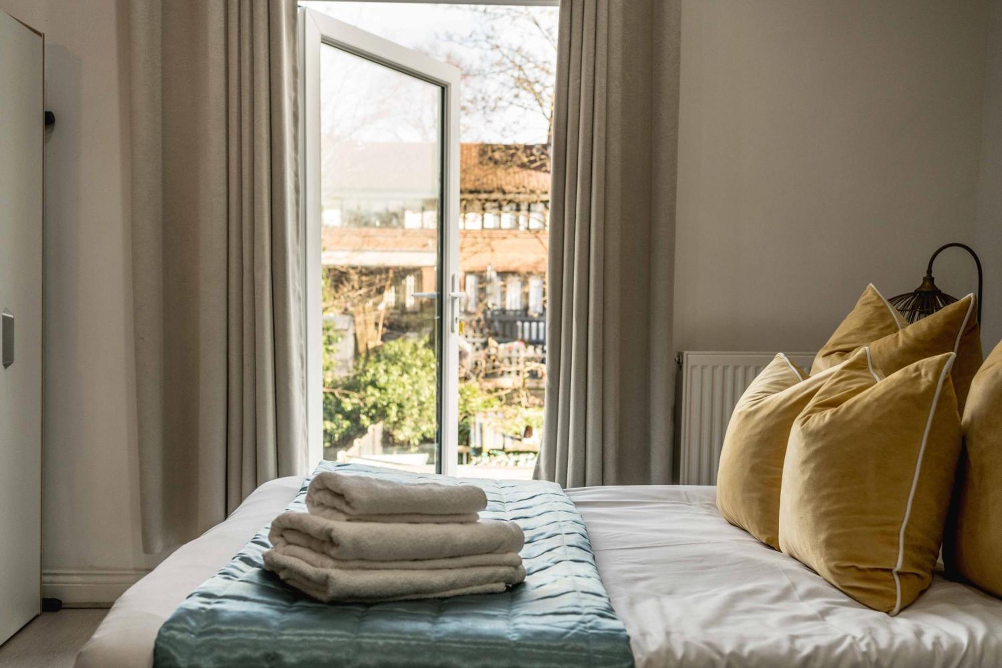 Apartment Balcony For 4 By Hampstead & Kilburn Station London