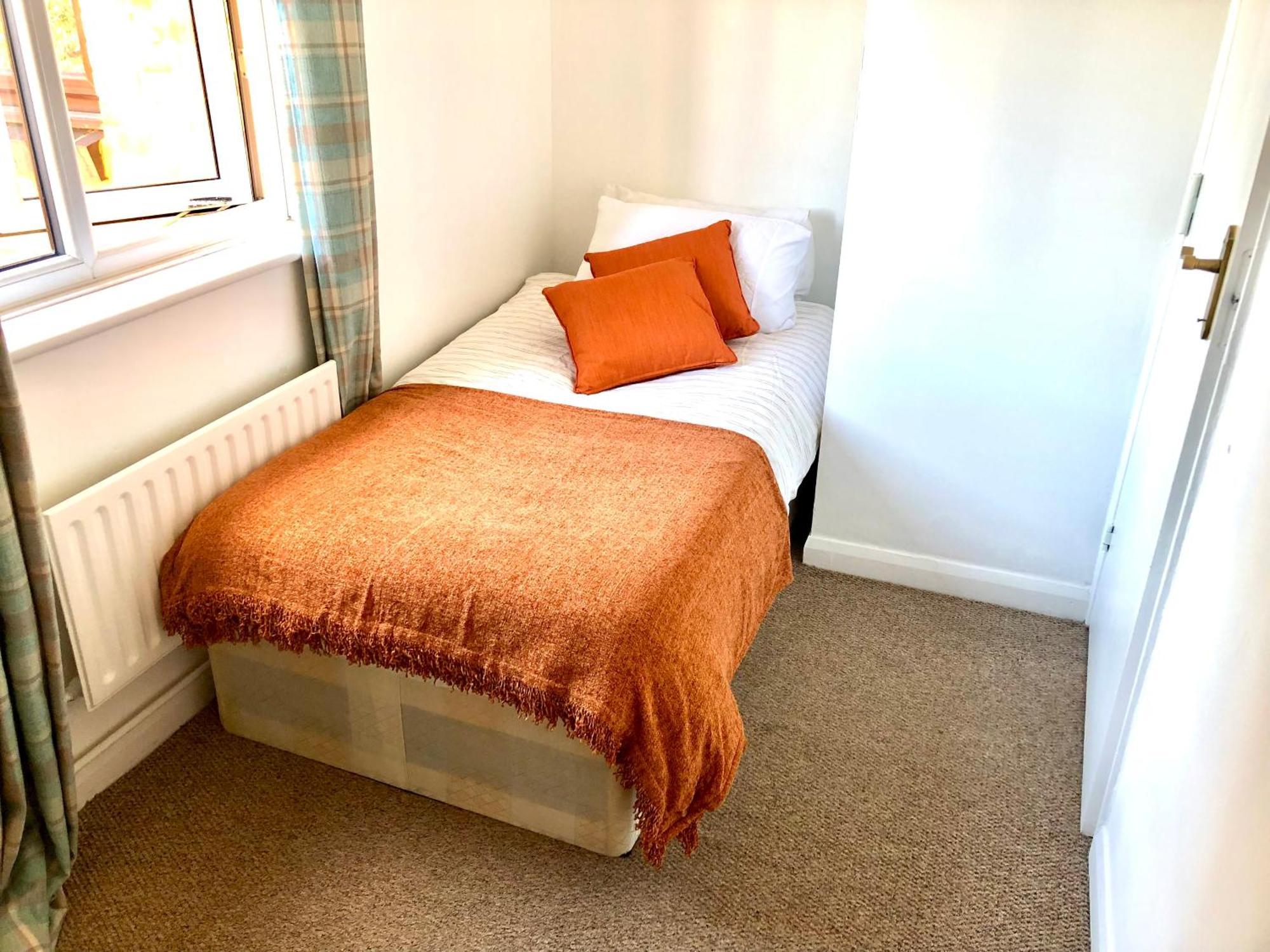 Canada Water Private 2 Beds Flat Apartment *
