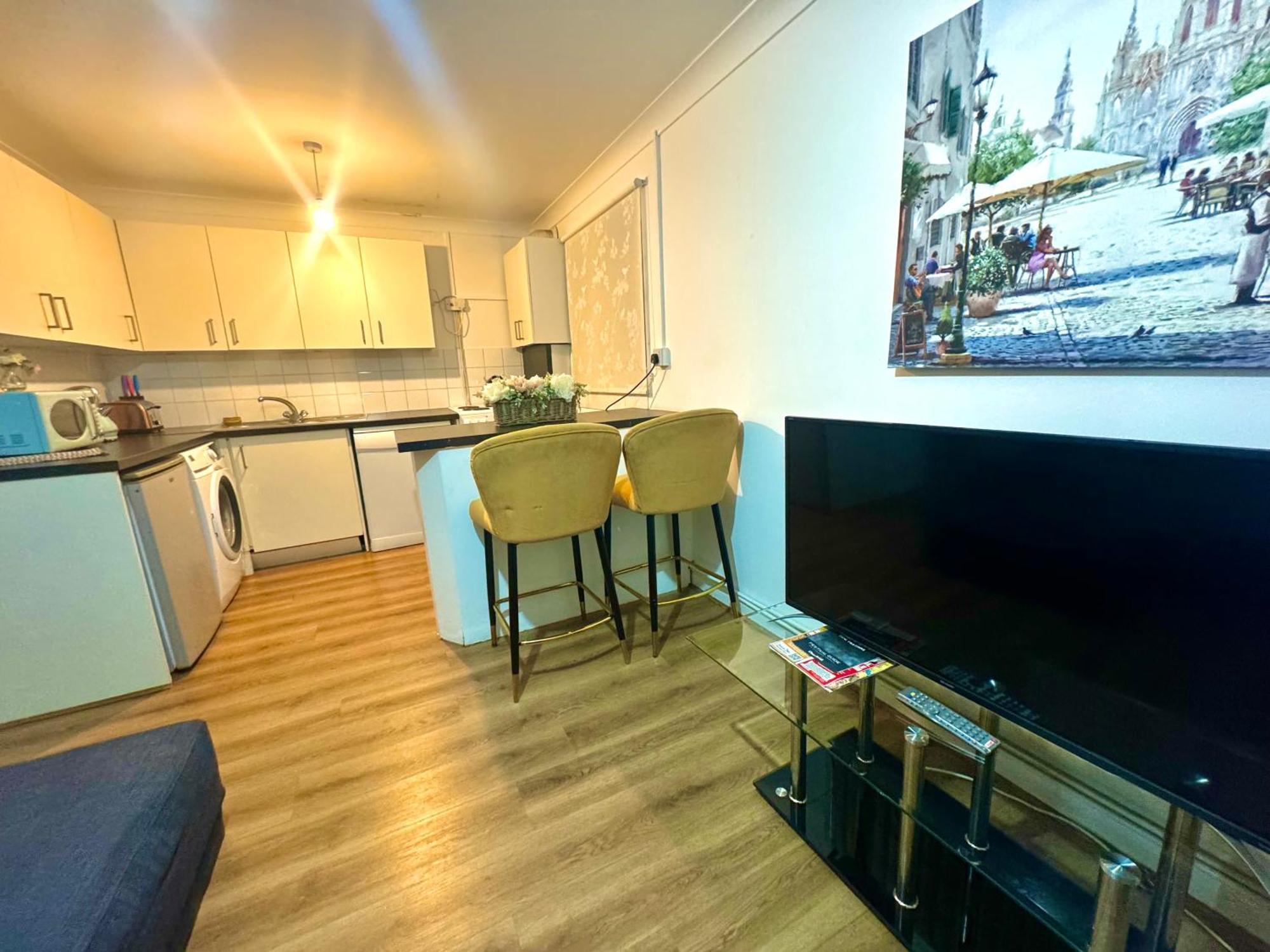 Canada Water Private 2 Beds Flat Apartment London