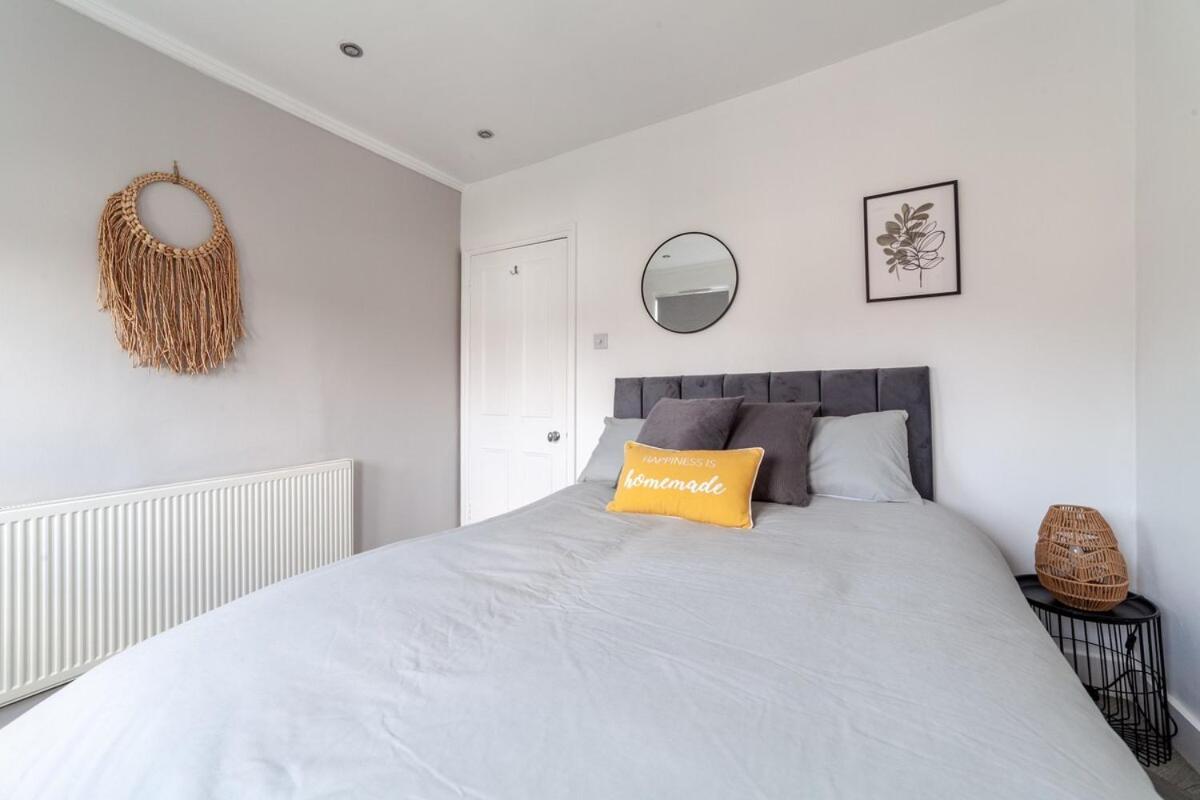 Lovely 2br Flat 5 Mins To Tube, Fullham Apartment