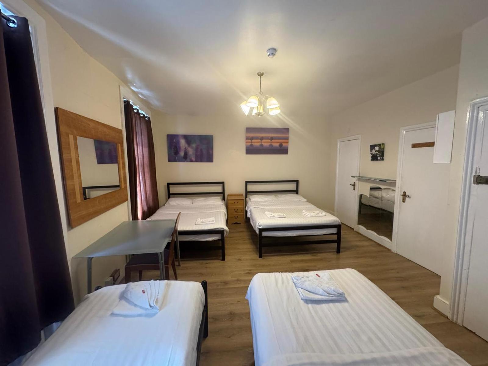Collingham Place Apartment *