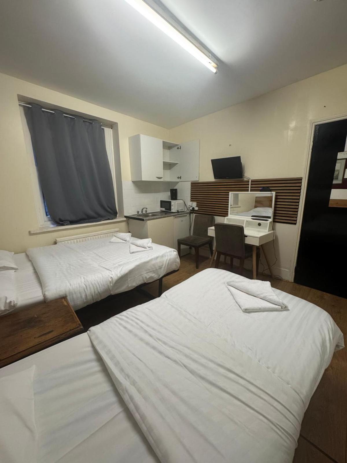 Collingham Place Apartment *