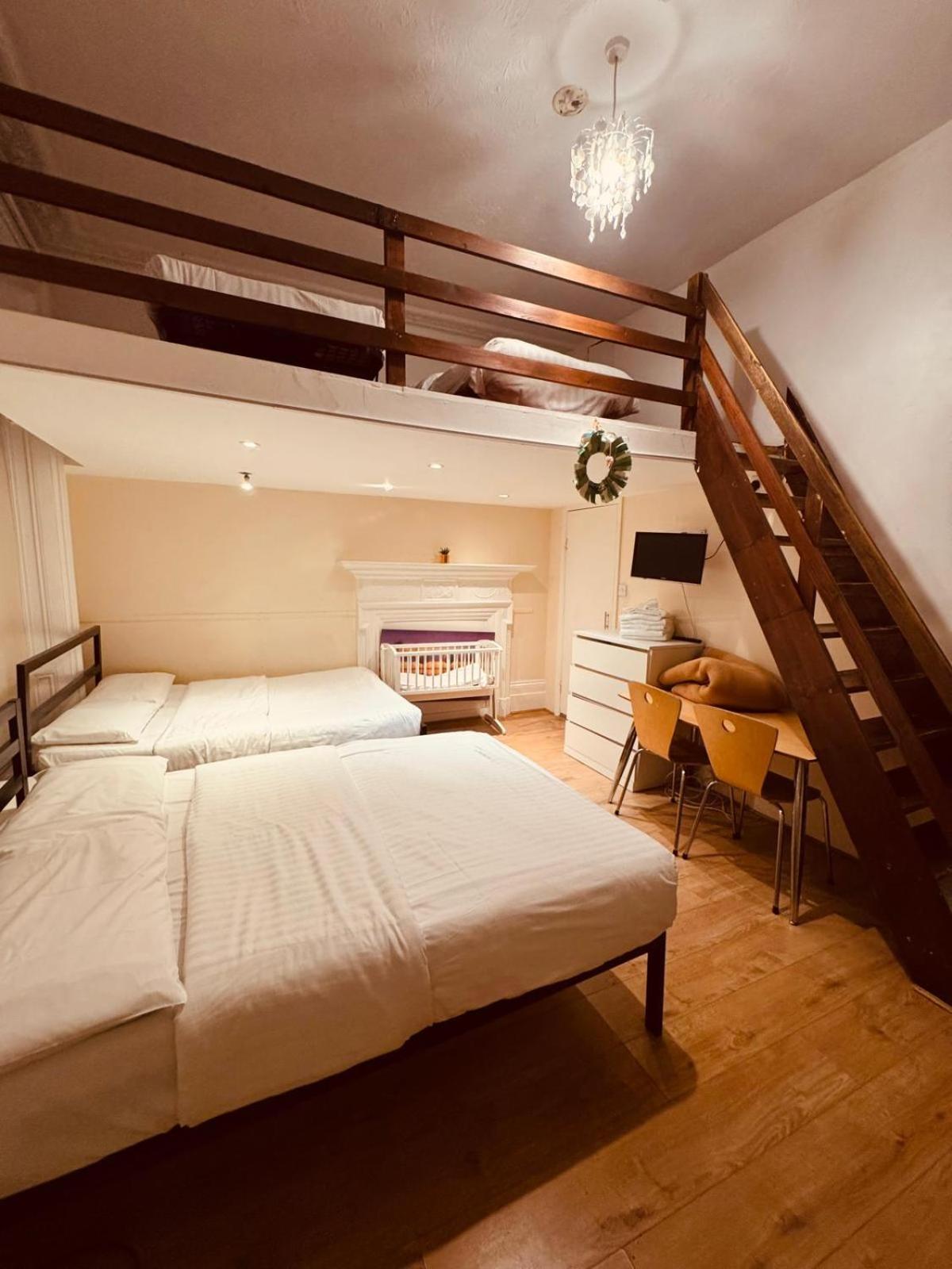 Collingham Place Apartment *