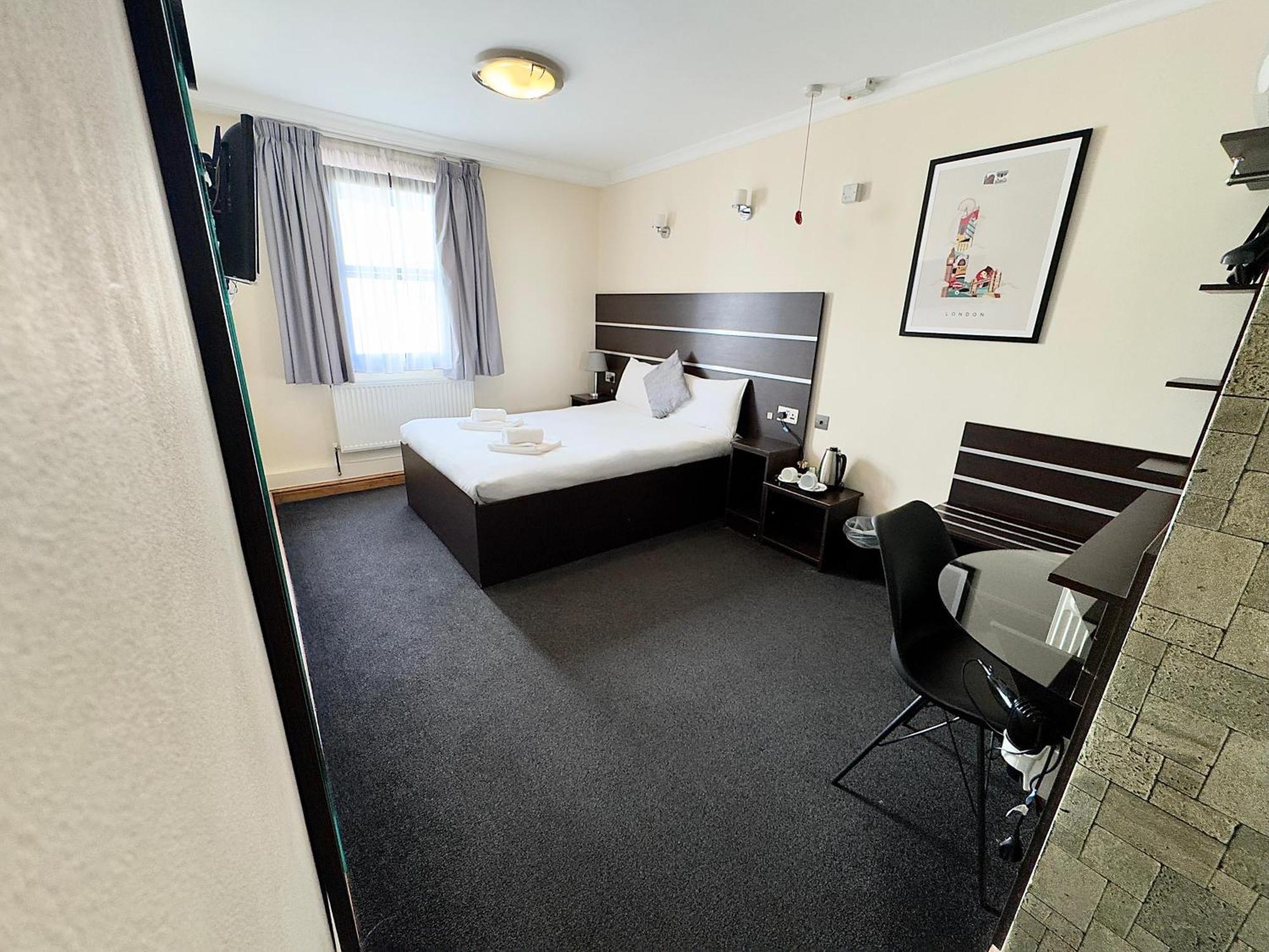 Epsilon Hotel 3*