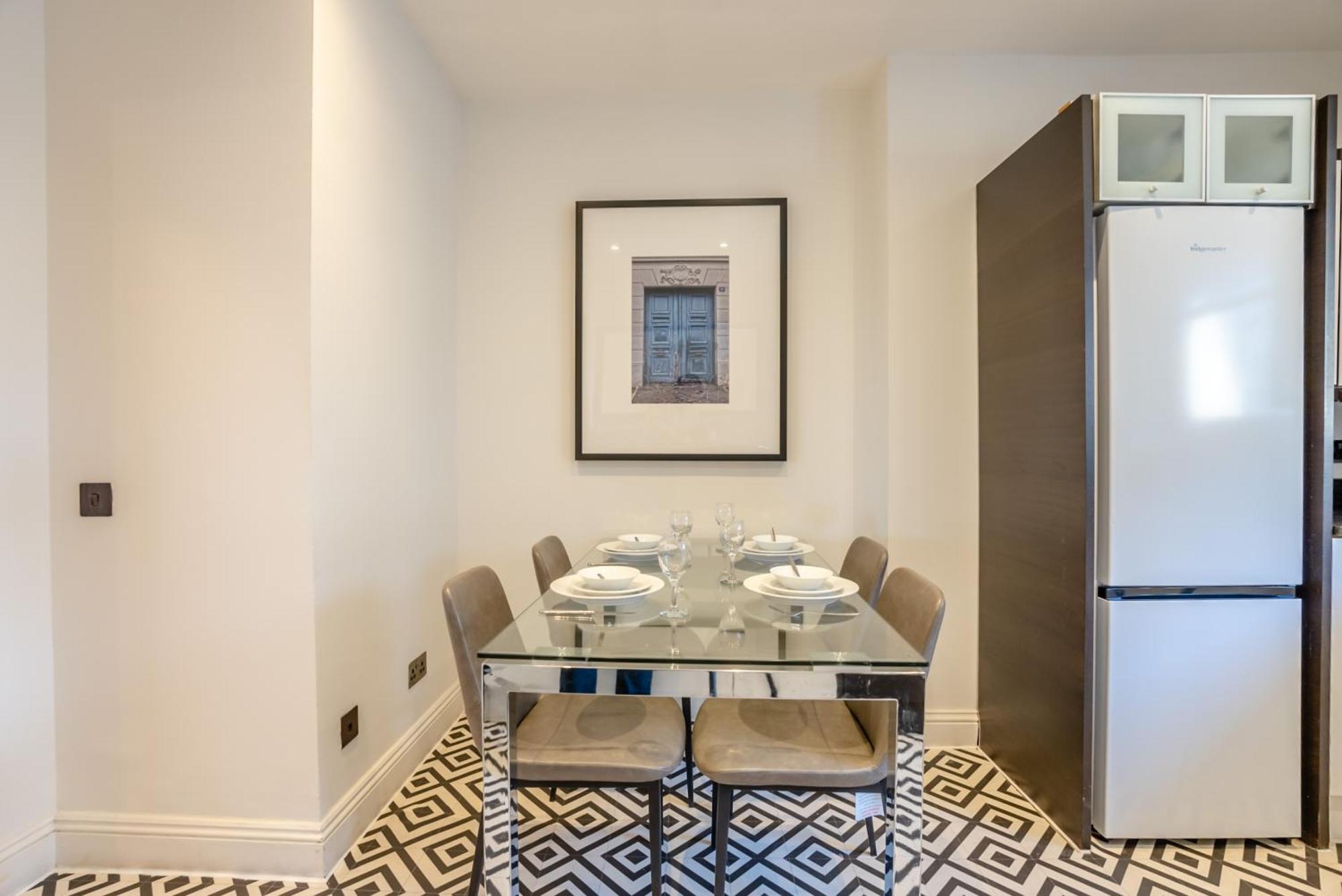Strathmore Court Apartamento *