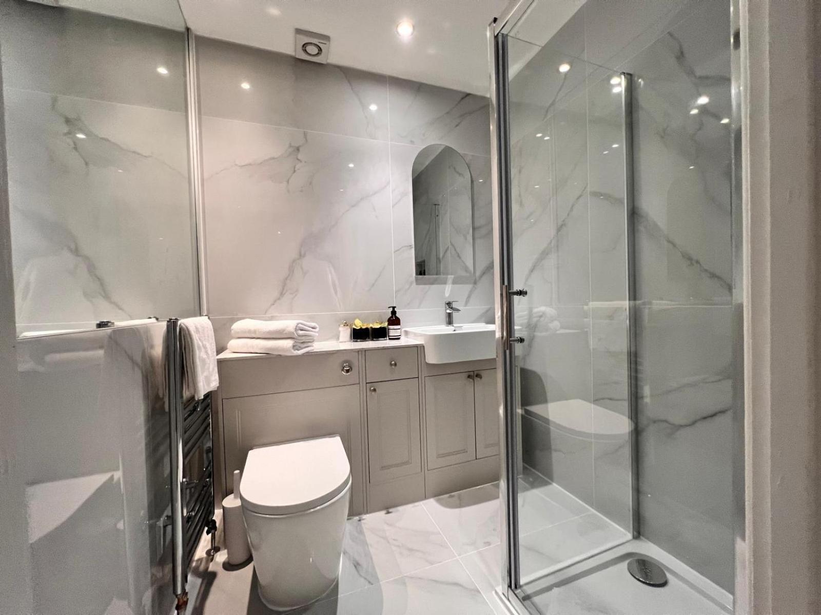 Elegant 1 Bedroom Flat Near Harrods Leilighet