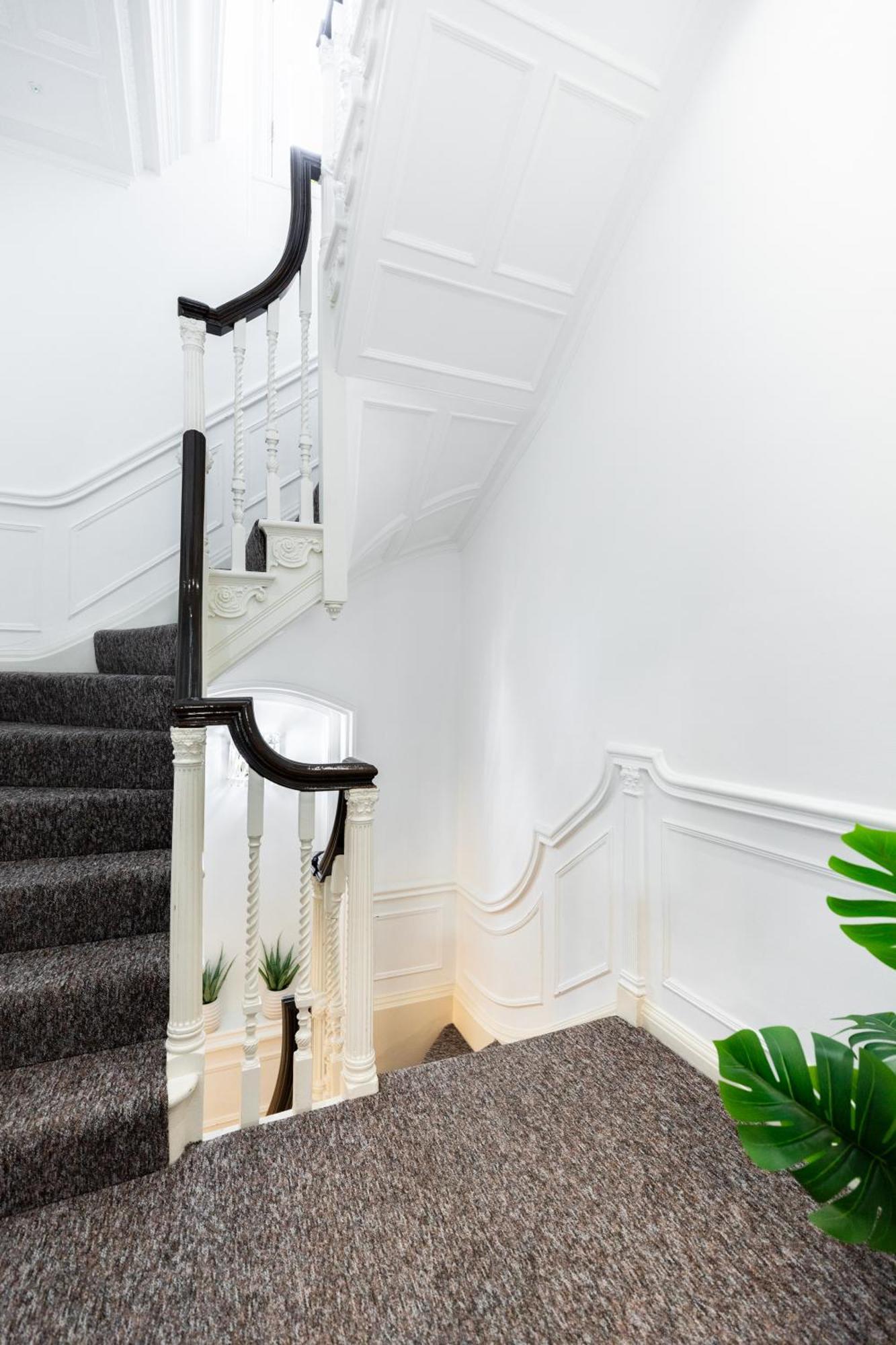 The Chapter - Mayfair Residences Hotel 2*