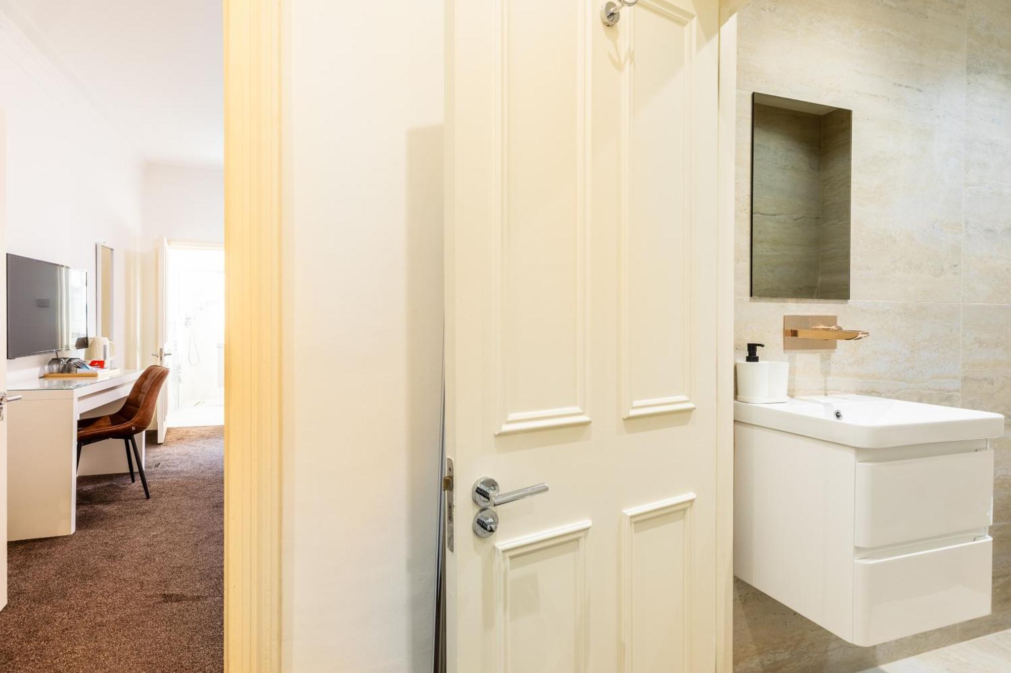 Hotel The Chapter - Mayfair Residences London